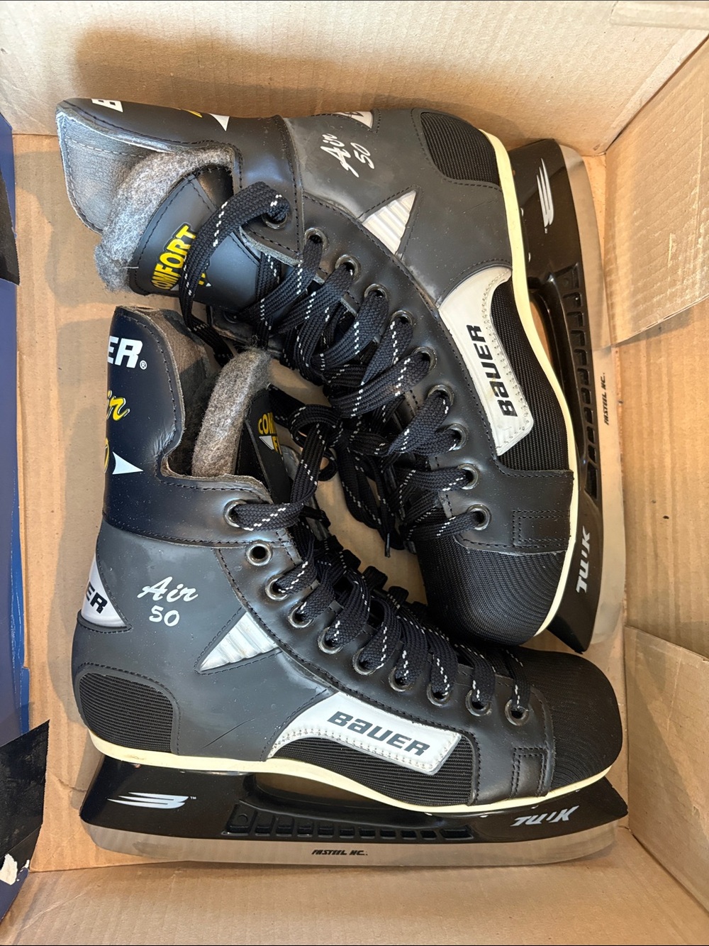 Bauer Black and Cream Men’s Ice Hockey Skates